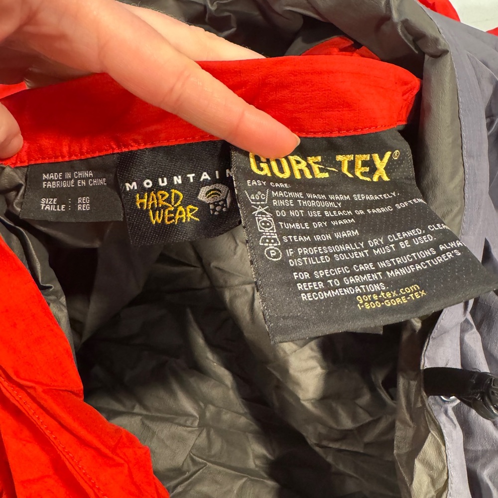 Mountain Hardwear Gore-Tex Bivy - Picture 3 of 7